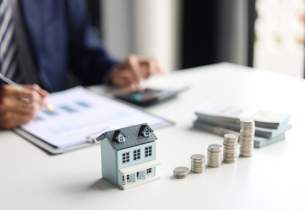 lawyer working on estate planning in oregon