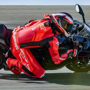 GP Plus V4 Sprint 1-Piece Leather Suit 9 Thumbnail