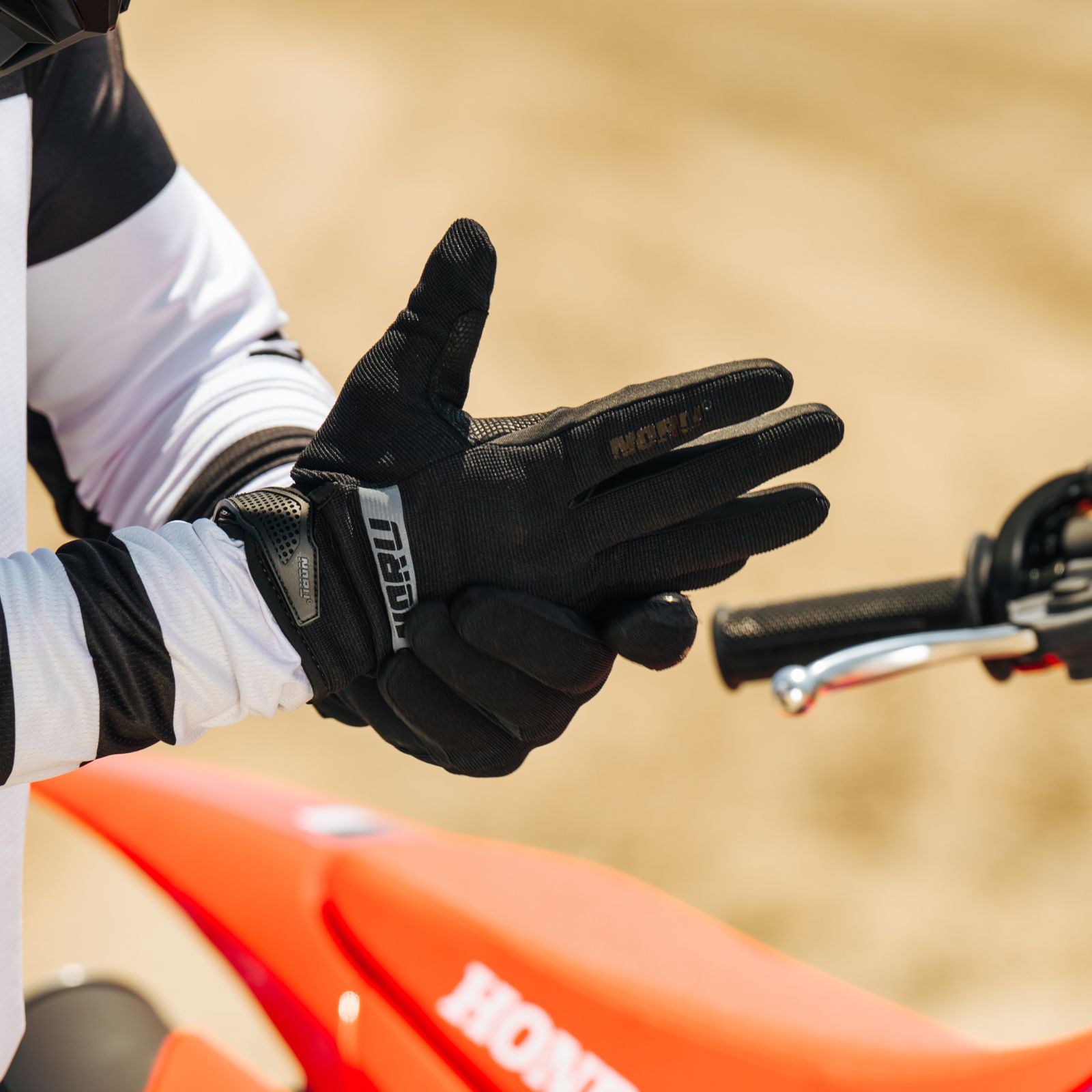 38灯 rich 0/f brass glove neru design NORU Off-Road Sugo Knuckle Armor Gloves - Helmet House