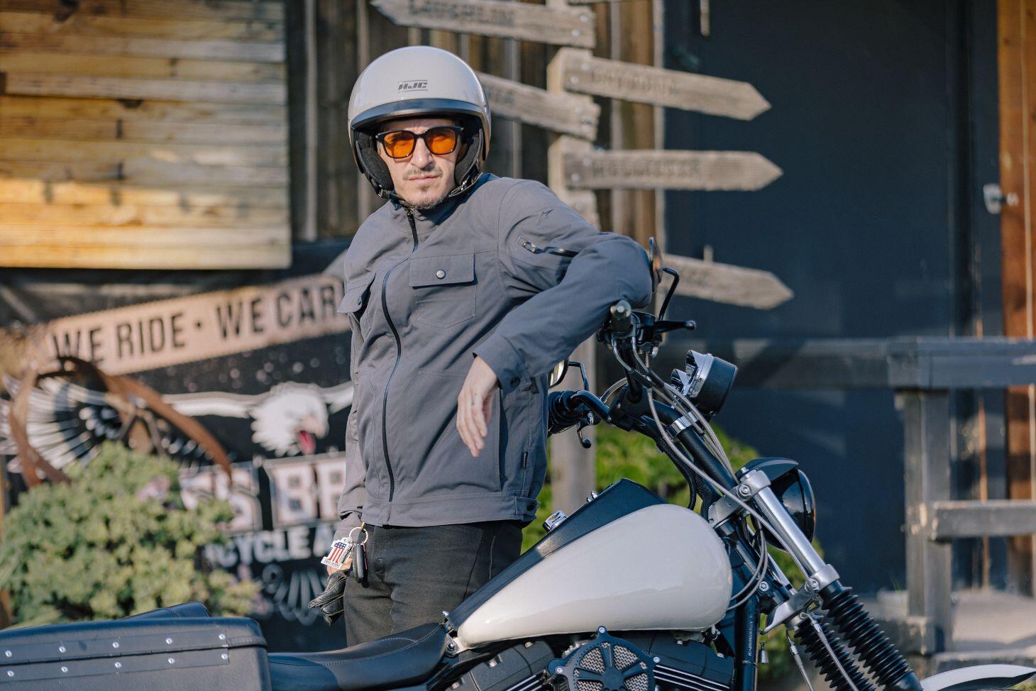 Helmet description image