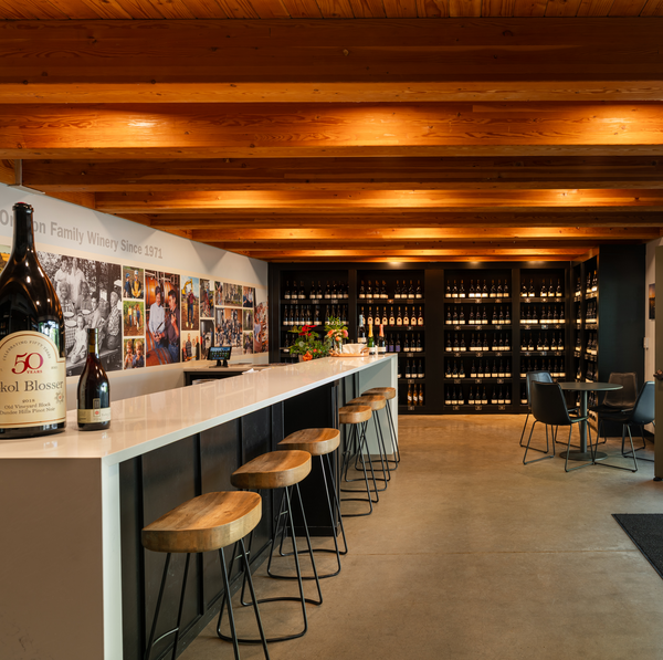 Happy Hour: 🍸Mix, Mingle & Wine Cocktails🍸