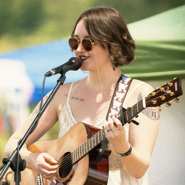 Live on the Lawn: Sav